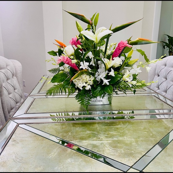 Meet your Posher, Nadia - Picture 2 of 2